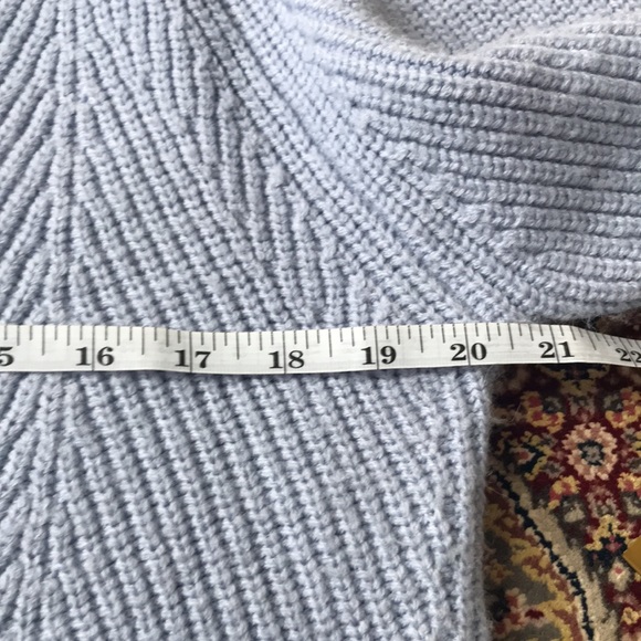 all : row light blue sweater in very good used condition. 🍀 - Picture 8 of 9